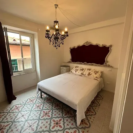 Elegante Stanza Rossa Mottino23 Bed & Breakfast Lerici