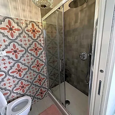 Elegante Stanza Rossa Mottino23 לינה וארוחת בוקר 3*