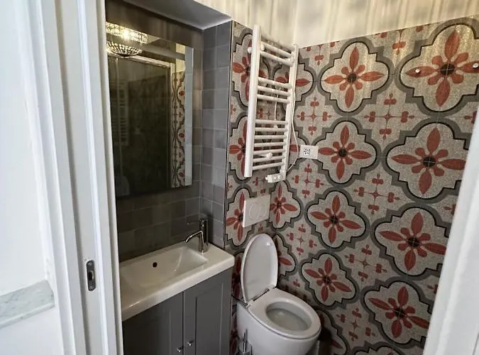 Bed and Breakfast Elegante Stanza Rossa Mottino23